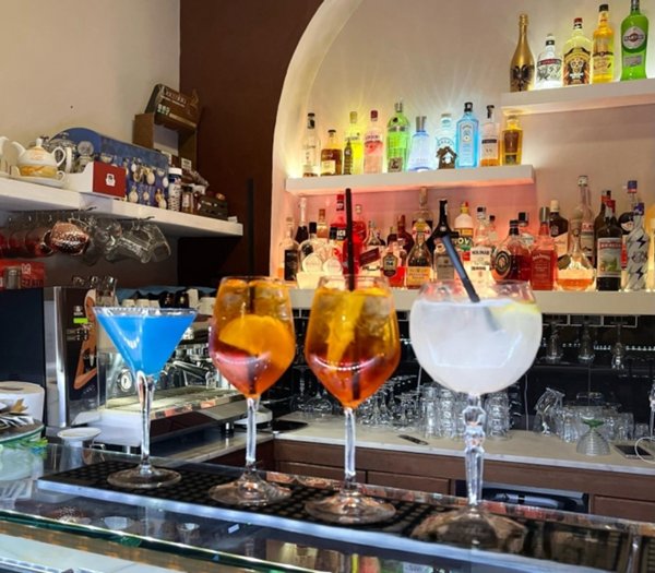 negozio in vendita a Genova in zona Sestri Ponente