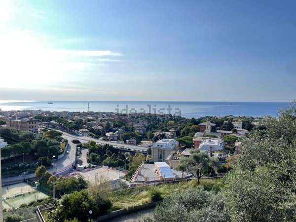 appartamento in vendita a Genova in zona Quarto dei Mille