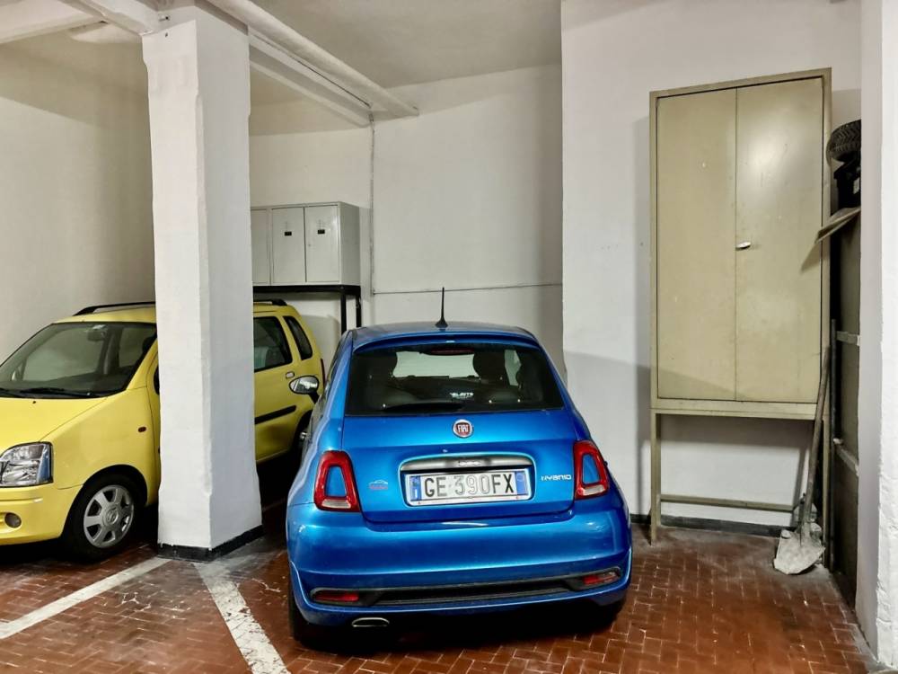 locale di sgombero in vendita a Genova in zona Castelletto