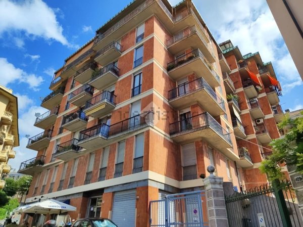 appartamento in vendita a Genova in zona Sestri Ponente