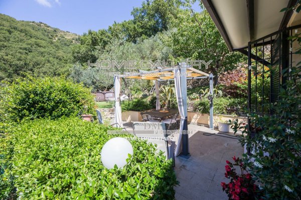 appartamento in vendita a Genova in zona Bavari