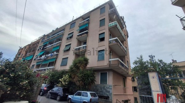 appartamento in vendita a Genova in zona Sestri Ponente