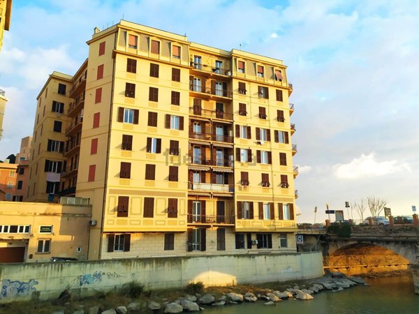 appartamento in vendita a Genova in zona Sturla