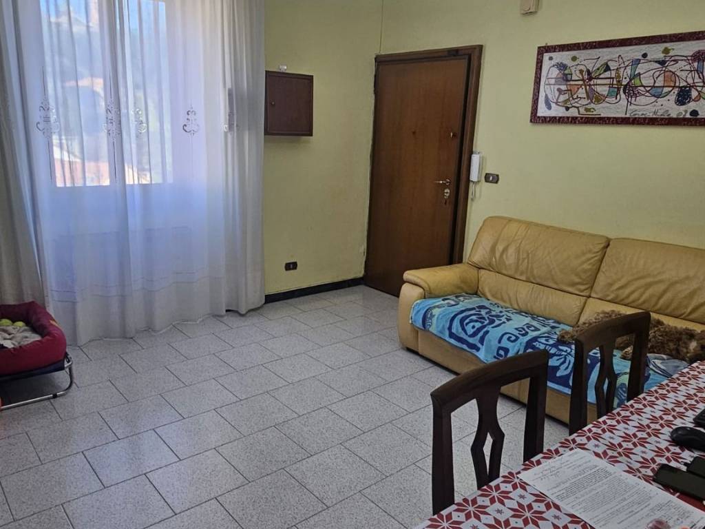 appartamento in vendita a Genova in zona Sestri Ponente