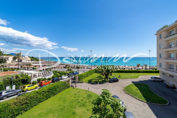 appartamento in vendita a Genova in zona Albaro