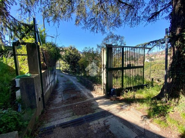 appartamento in vendita a Genova in zona Struppa