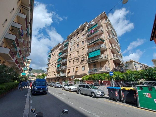 appartamento in vendita a Genova in zona Sestri Ponente
