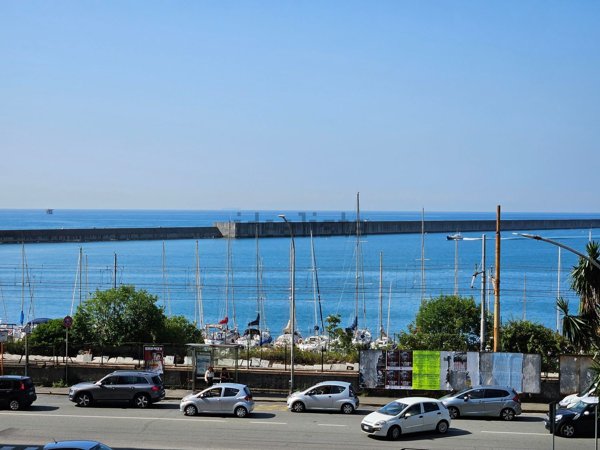 appartamento in vendita a Genova in zona Pegli
