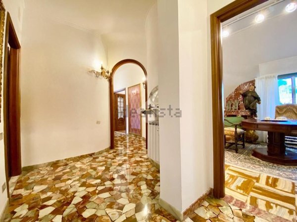 appartamento in vendita a Genova in zona Quarto dei Mille