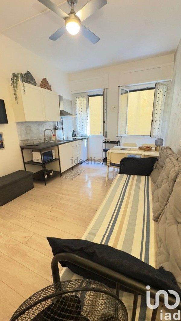 appartamento in vendita a Genova in zona Sottoripa / Maddalena / Molo