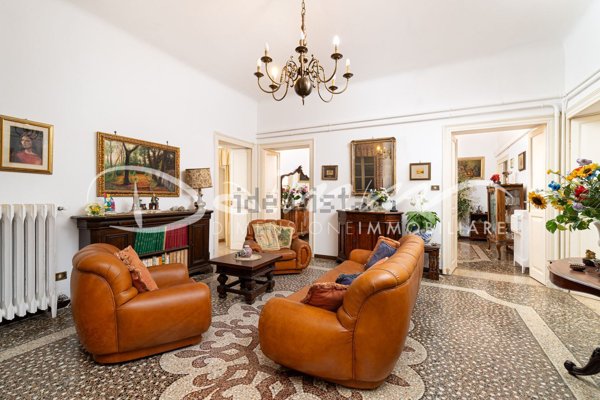 appartamento in vendita a Genova in zona Castelletto