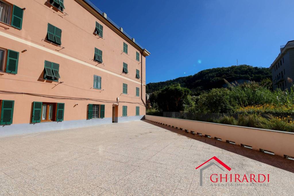 appartamento in vendita a Genova in zona Certosa