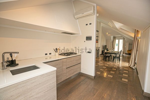 appartamento in vendita a Genova in zona Carignano