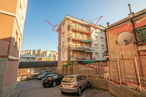 appartamento in vendita a Genova in zona Sestri Ponente