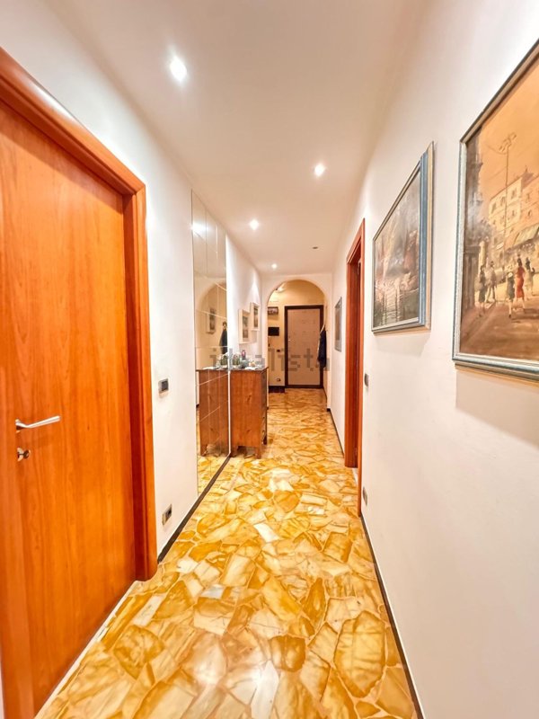 appartamento in vendita a Genova in zona Certosa