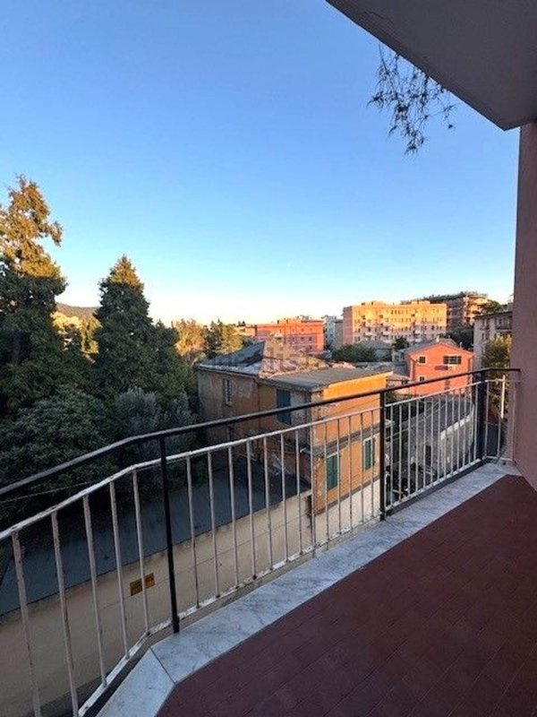 appartamento in vendita a Genova in zona Sturla