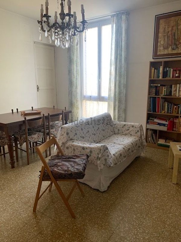 appartamento in vendita a Genova in zona Rivarolo