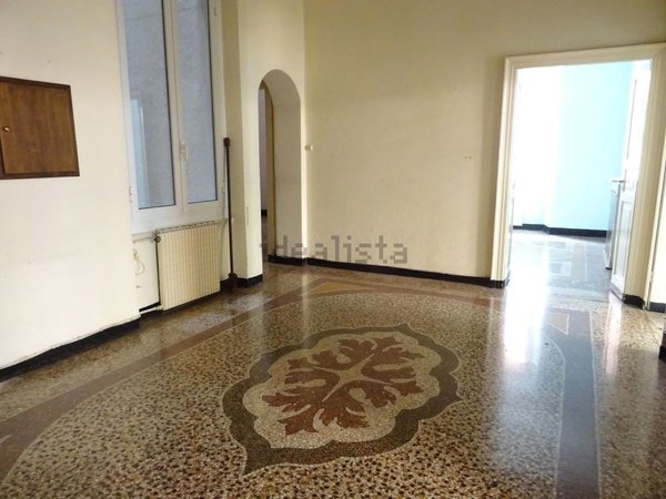 appartamento in vendita a Genova in zona Carignano