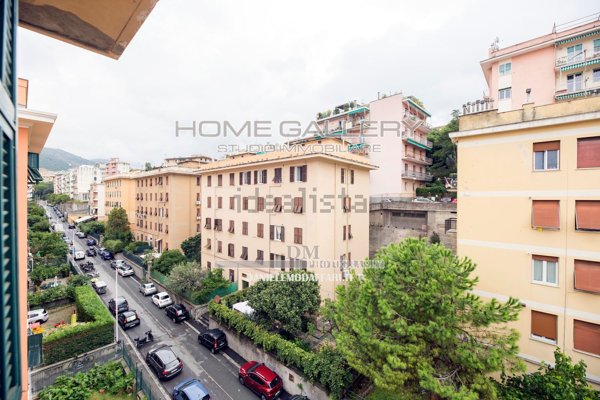 appartamento in vendita a Genova in zona Sturla