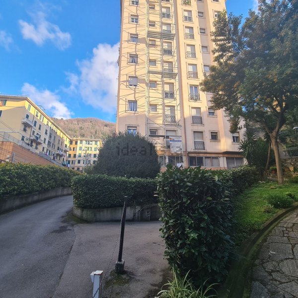 appartamento in vendita a Genova in zona Certosa