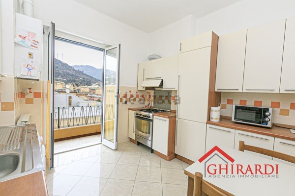 appartamento in vendita a Genova in zona Sestri Ponente