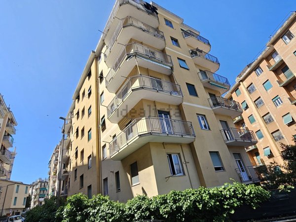 appartamento in vendita a Genova in zona Sestri Ponente