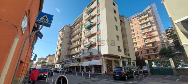 appartamento in vendita a Genova in zona Sestri Ponente