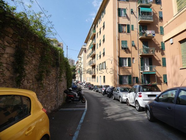 appartamento in vendita a Genova in zona Marassi