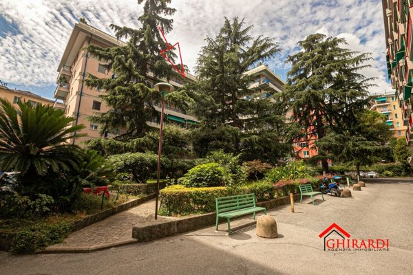 appartamento in vendita a Genova in zona Sestri Ponente