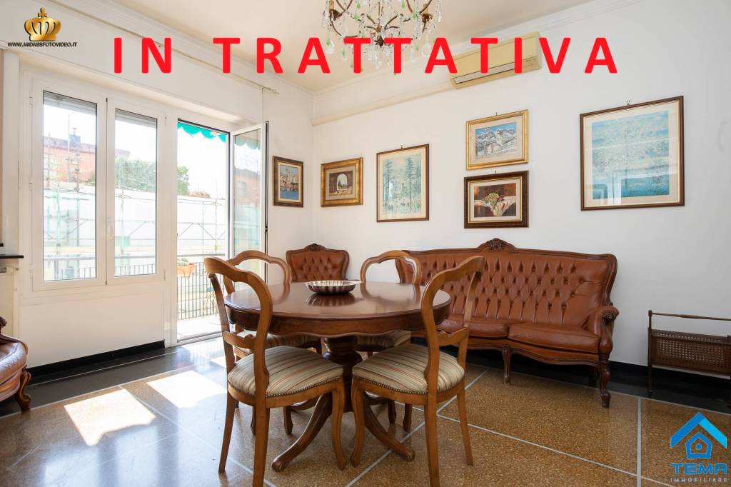 appartamento in vendita a Genova in zona Sottoripa / Maddalena / Molo