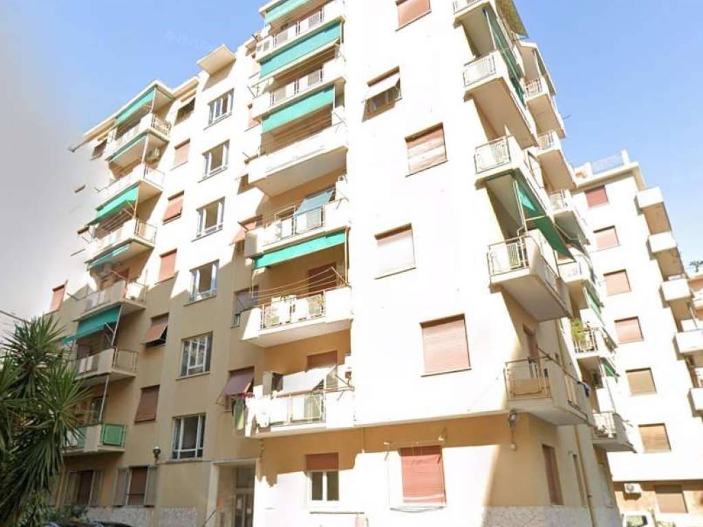 appartamento in vendita a Genova in zona Voltri