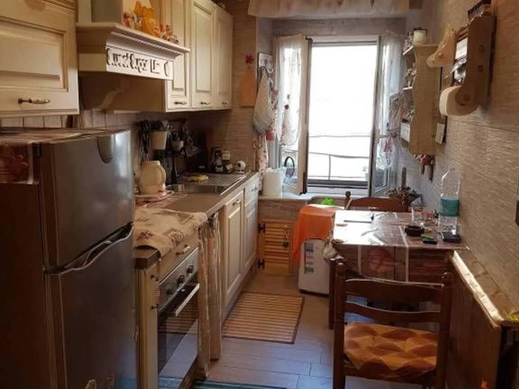 appartamento in vendita a Genova in zona Bolzaneto