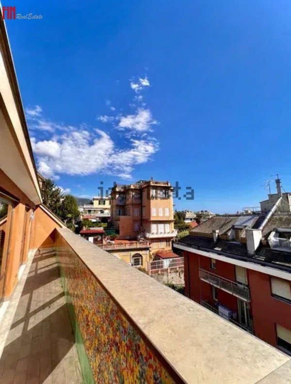 appartamento in vendita a Genova in zona Sturla