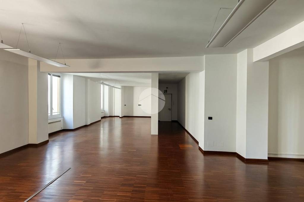 appartamento in vendita a Genova in zona Sottoripa / Maddalena / Molo