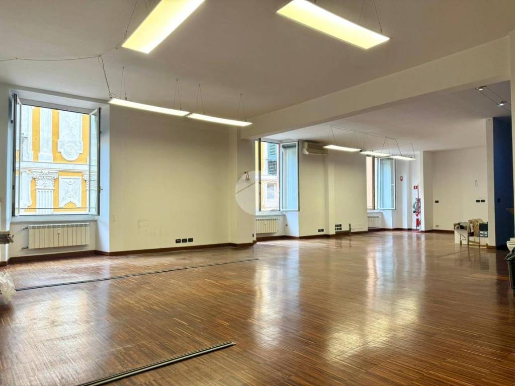 appartamento in vendita a Genova in zona Sottoripa / Maddalena / Molo