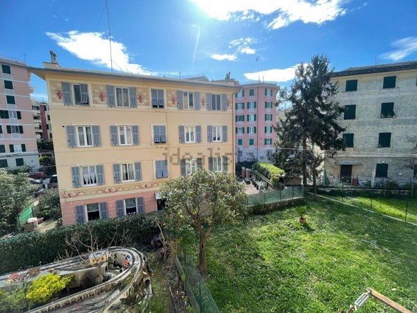 appartamento in vendita a Genova in zona Pegli