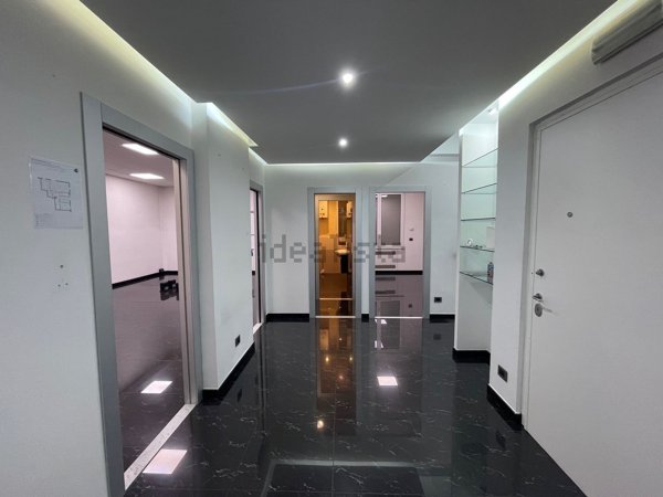 appartamento in vendita a Genova in zona Sestri Ponente