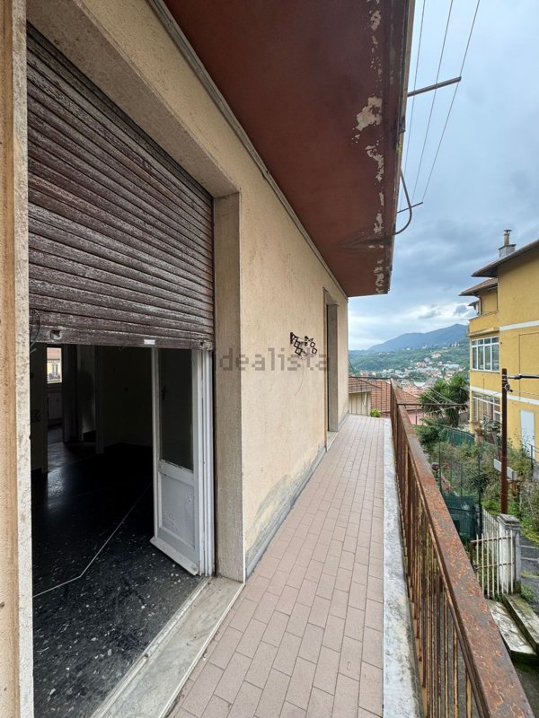 appartamento in vendita a Genova in zona Pontedecimo