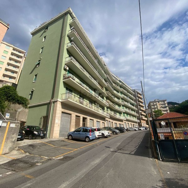 appartamento in vendita a Genova in zona Sestri Ponente