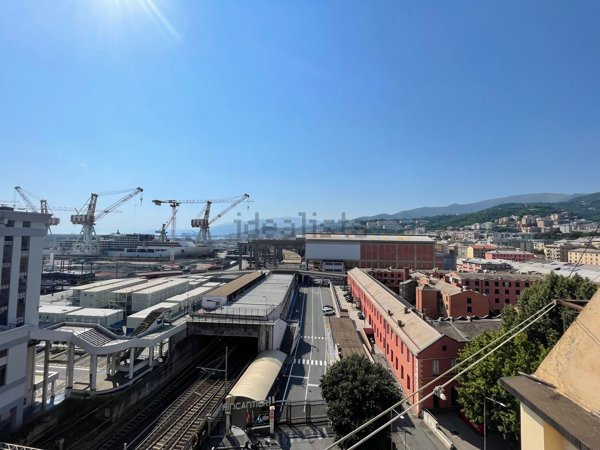 appartamento in vendita a Genova in zona Sestri Ponente