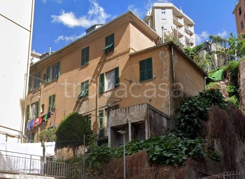appartamento in vendita a Genova in zona Staglieno