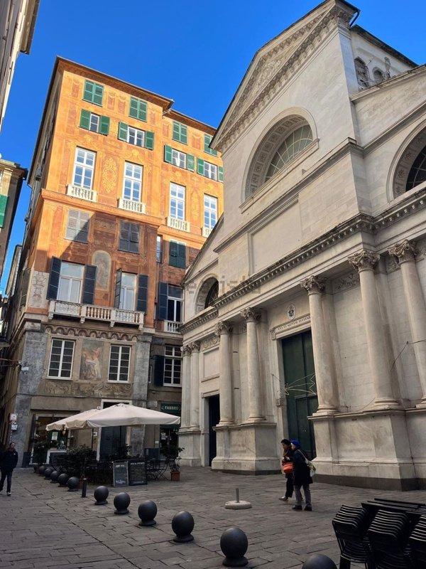 appartamento in vendita a Genova in zona Sottoripa / Maddalena / Molo