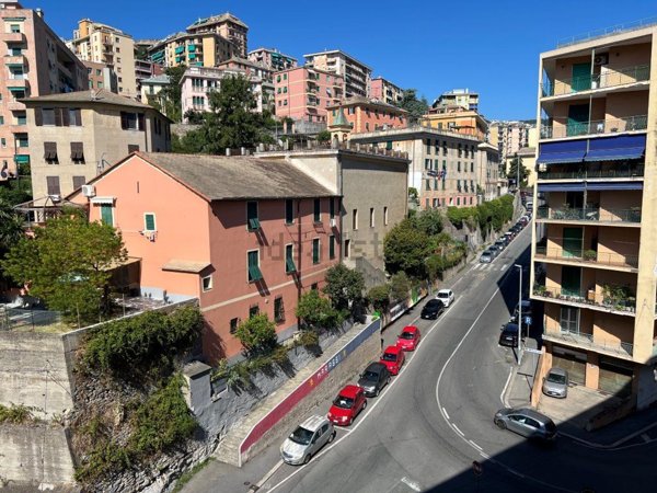 appartamento in vendita a Genova in zona Marassi