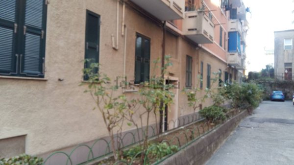 appartamento in vendita a Genova in zona Sestri Ponente