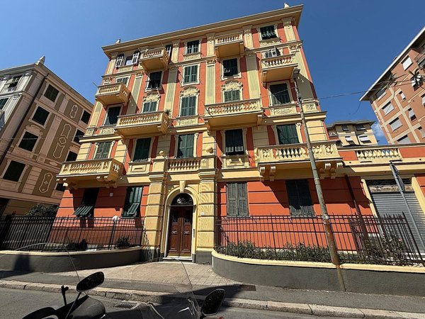 appartamento in vendita a Genova in zona Sestri Ponente