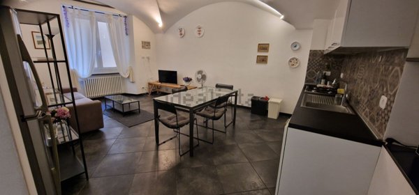 appartamento in vendita a Genova in zona Sottoripa / Maddalena / Molo