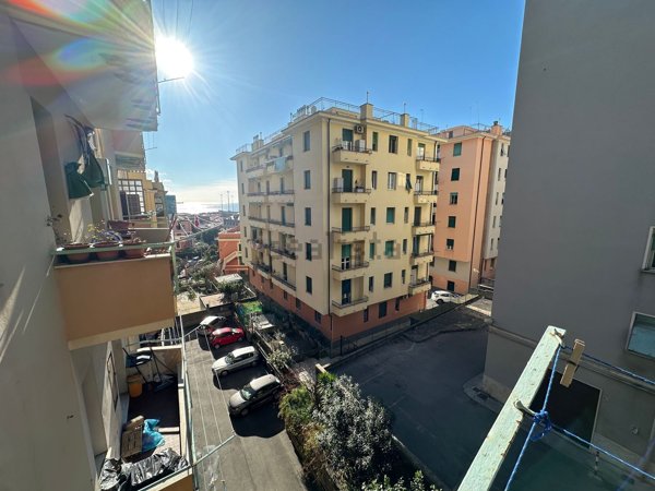 appartamento in vendita a Genova in zona Palmaro / Pra'