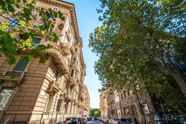 appartamento in vendita a Genova in zona Carignano