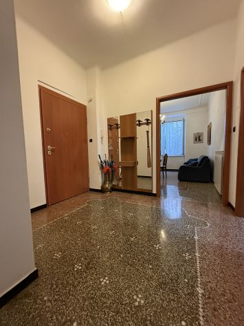 appartamento in vendita a Genova in zona Sestri Ponente