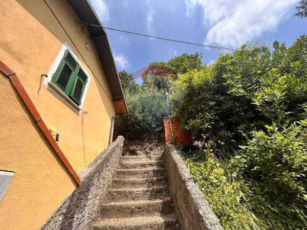 appartamento in vendita a Genova in zona Acquasanta